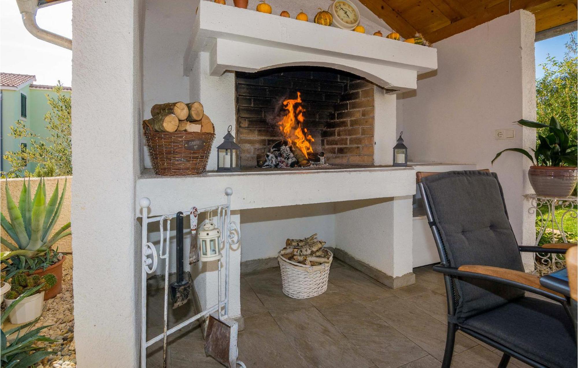 Nice Apartment In Vrsi-Mulo With Wifi Eksteriør billede